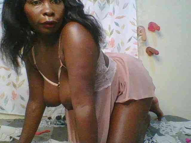 Bigbootydimples webcam