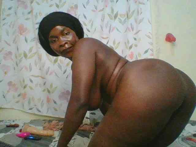 Bigbootydimples webcam