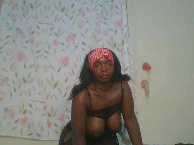 Bigbootydimples webcam