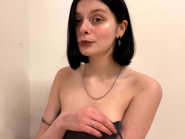 HyonStrausberg's BongaCams show and profile