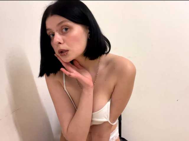 HyonStrausberg's BongaCams show and profile