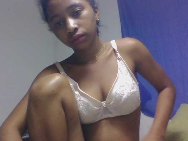 Cchantela webcam bongacams model stream image