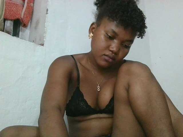 ffrancisca, une amatrice française avec qui discuter et avoir du sexe