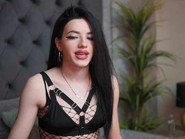 CallieDoll's BongaCams show and profile