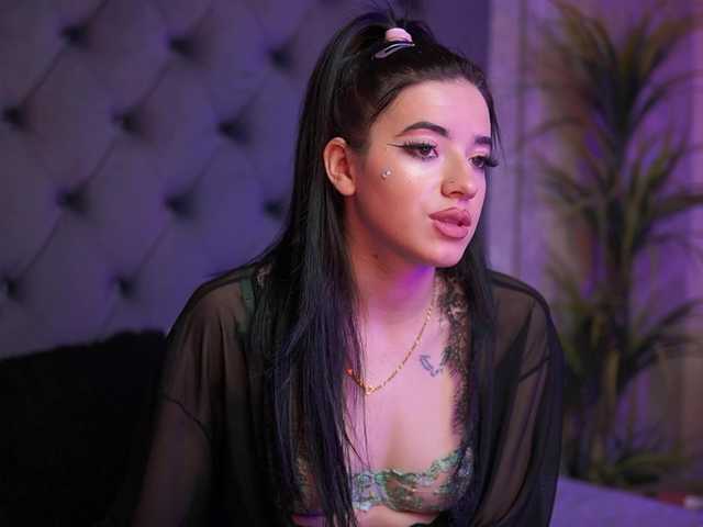 CallieDoll's BongaCams show and profile