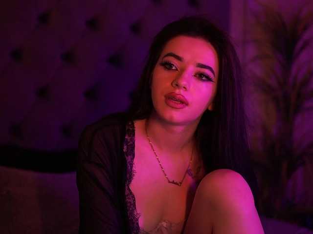 CallieDoll's BongaCams show and profile