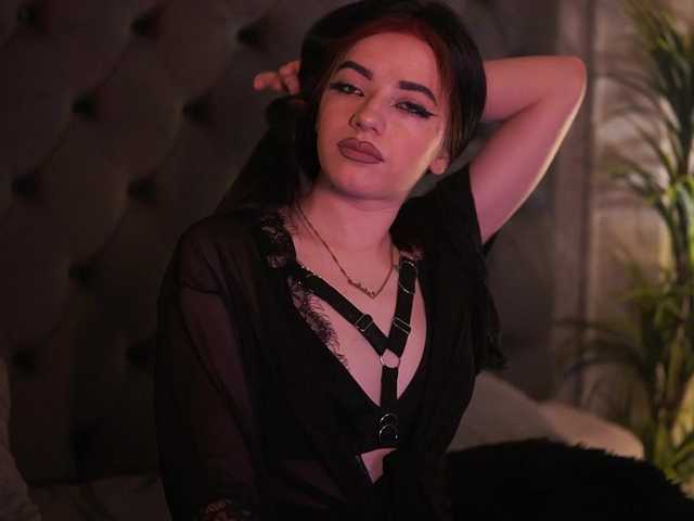 CallieDoll's BongaCams show and profile