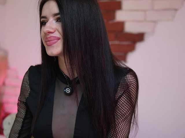 CallieDoll's BongaCams show and profile