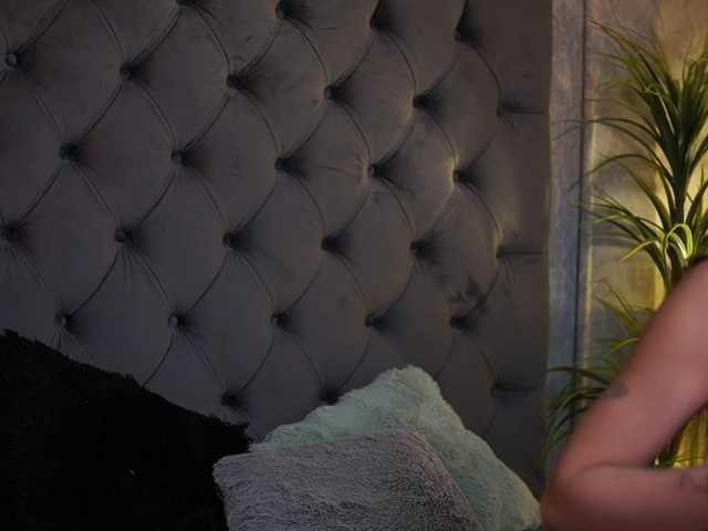 CallieDoll's BongaCams show and profile