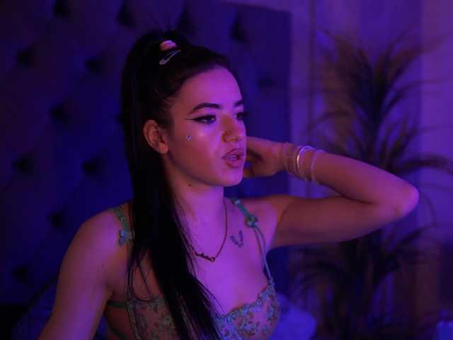 CallieDoll's BongaCams show and profile