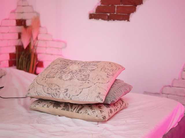 CallieDoll's BongaCams show and profile