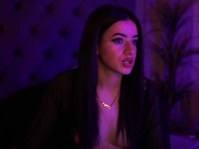 CallieDoll's BongaCams show and profile