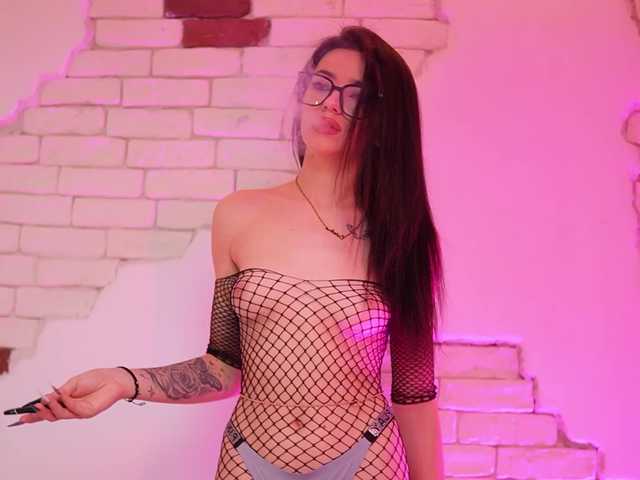 CallieDoll's BongaCams show and profile