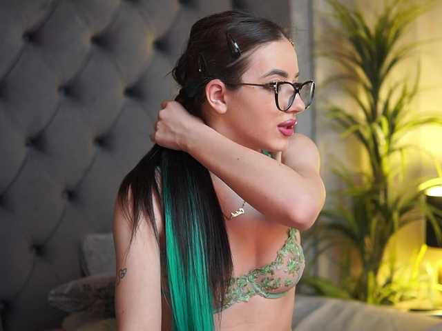 CallieDoll's BongaCams show and profile