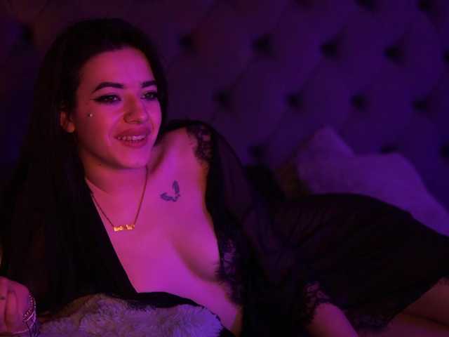 CallieDoll's BongaCams show and profile