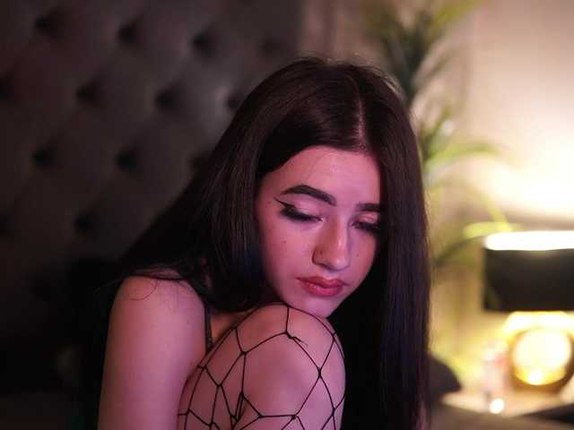 CallieDoll's BongaCams show and profile