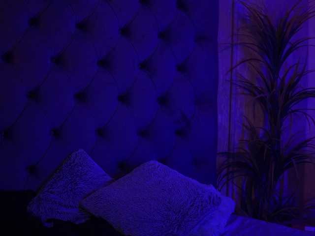 CallieDoll's BongaCams show and profile