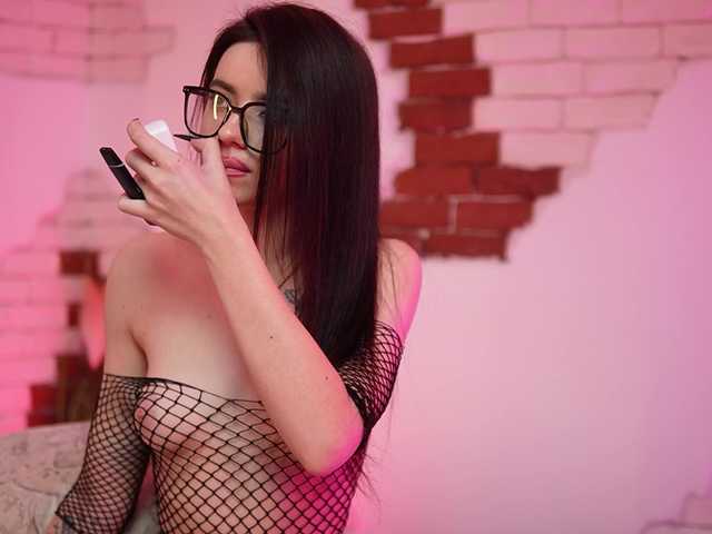 CallieDoll's BongaCams show and profile