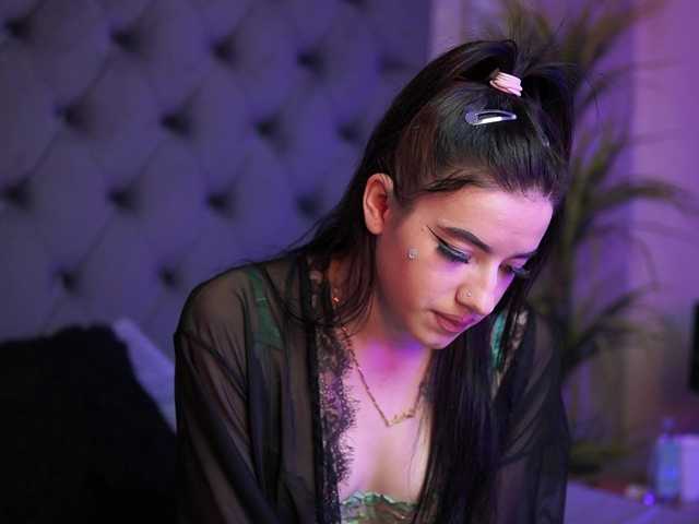 CallieDoll's BongaCams show and profile