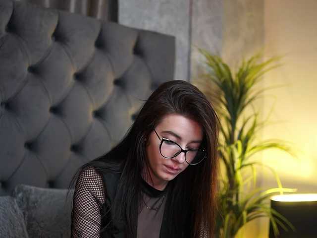 CallieDoll's BongaCams show and profile