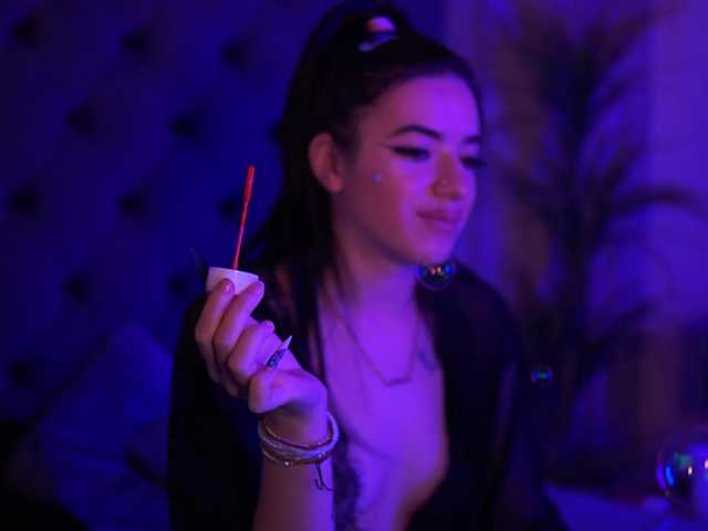 CallieDoll's BongaCams show and profile