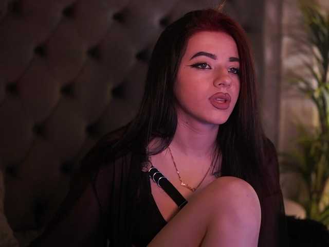 CallieDoll's BongaCams show and profile