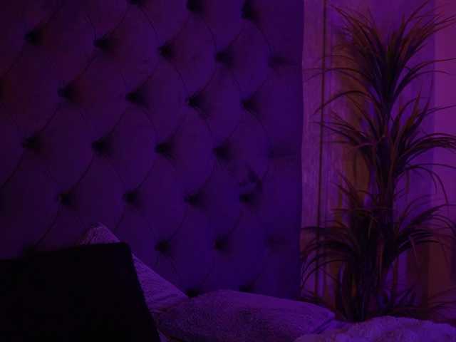 CallieDoll's BongaCams show and profile