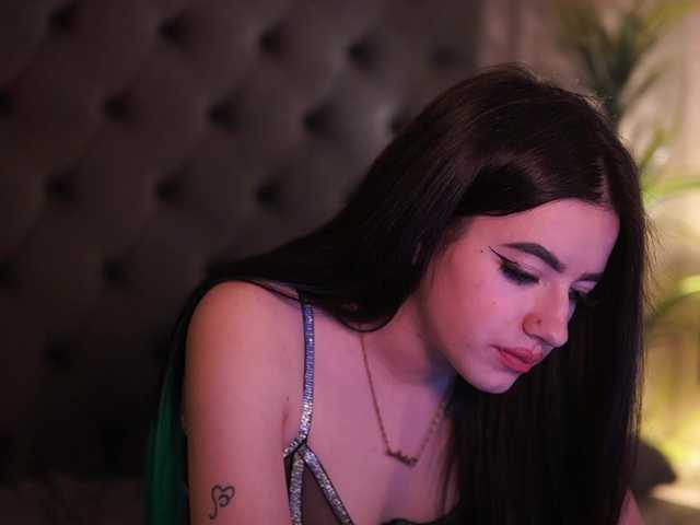 CallieDoll's BongaCams show and profile