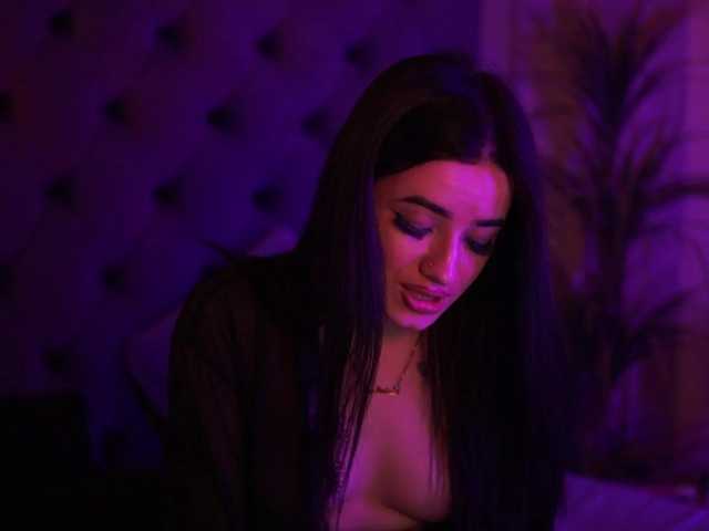 CallieDoll's BongaCams show and profile