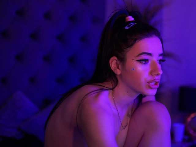 CallieDoll's BongaCams show and profile