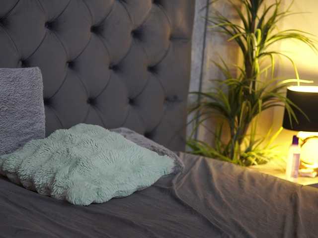 CallieDoll's BongaCams show and profile