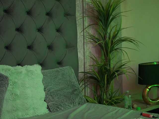 CallieDoll's BongaCams show and profile