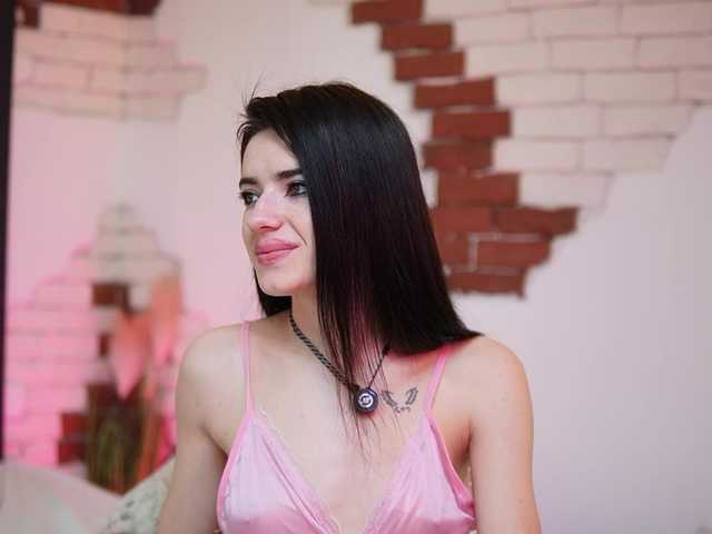 CallieDoll's BongaCams show and profile