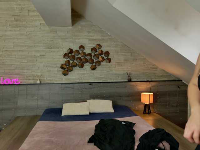 hornybe3's BongaCams show and profile