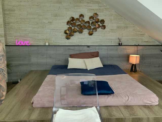 hornybe3's BongaCams show and profile