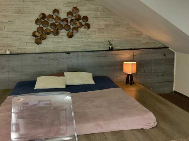 hornybe3's BongaCams show and profile