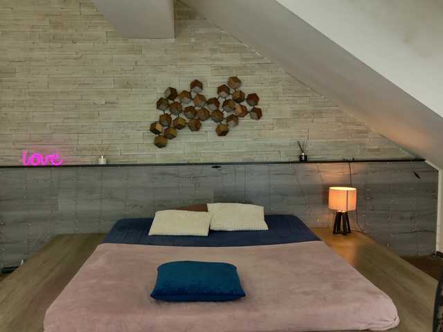 hornybe3's BongaCams show and profile