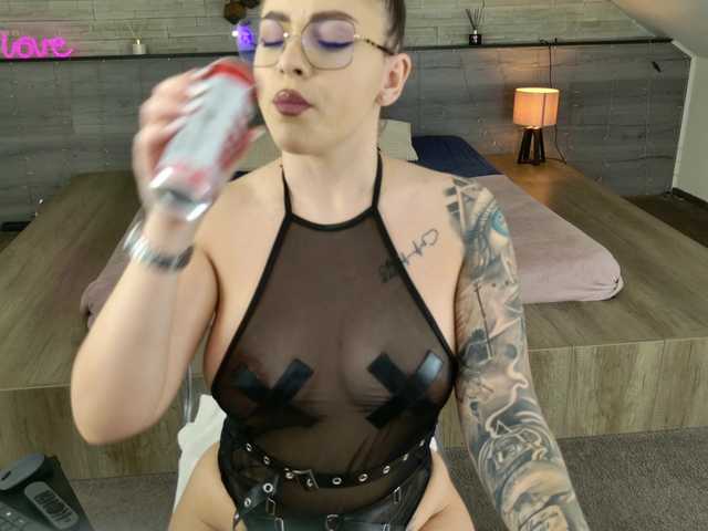 hornybe3's BongaCams show and profile