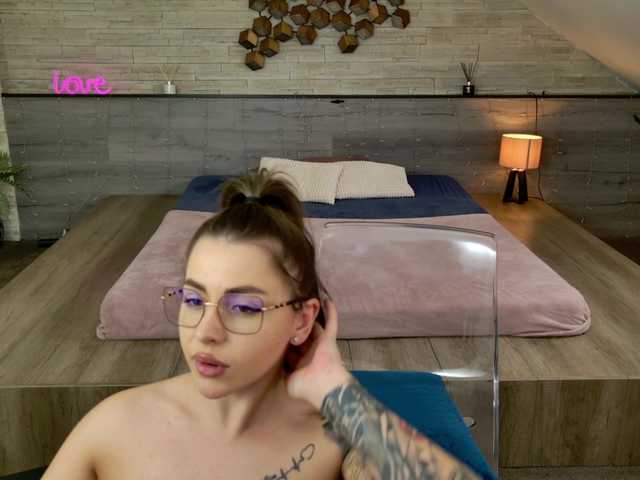 hornybe3's BongaCams show and profile