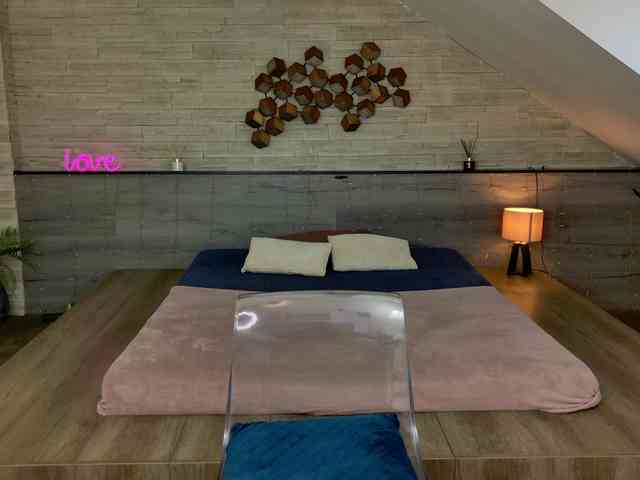 hornybe3 Live Webcam on BongaCams