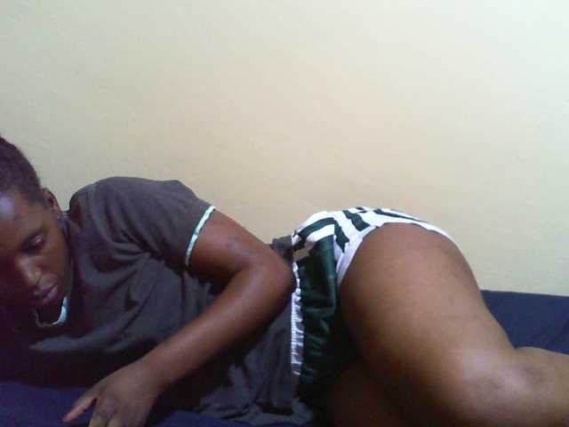 le modèle Missjade25 est en webcam porno dans un show sur le site bongacams, il possède les tags suivants: Ebony,Brunette,Hairy