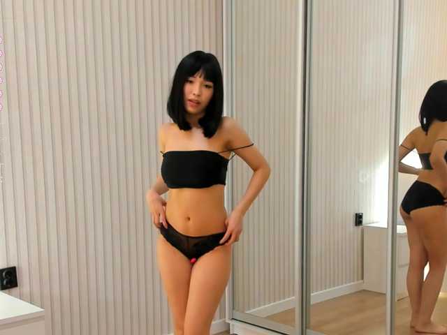 laumalove's BongaCams show and profile