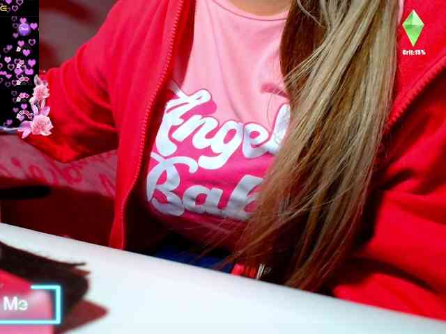 GODDESSKIKIDOLL webcam