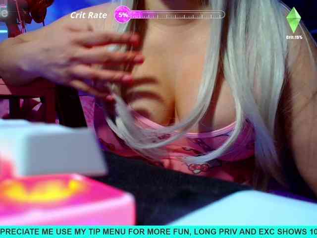 GODDESSKIKIDOLL webcam