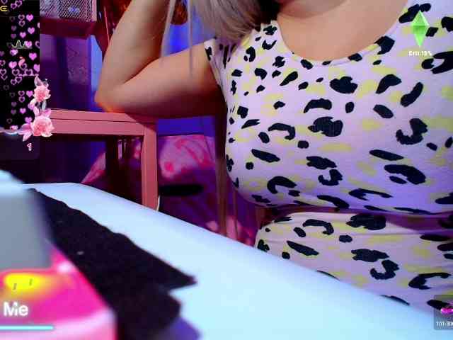 GODDESSKIKIDOLL webcam