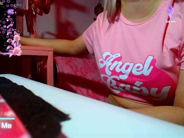 GODDESSKIKIDOLL webcam