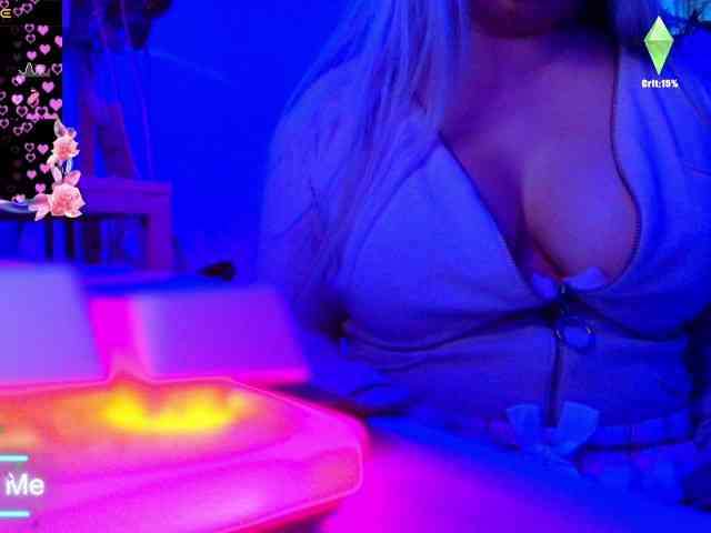 GODDESSKIKIDOLL webcam