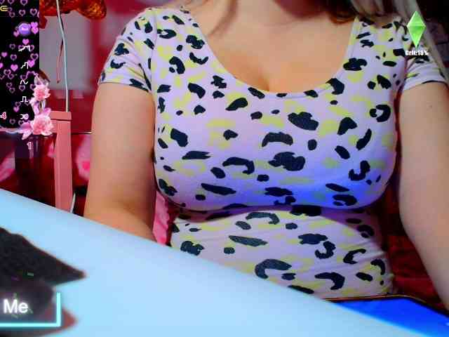 GODDESSKIKIDOLL webcam