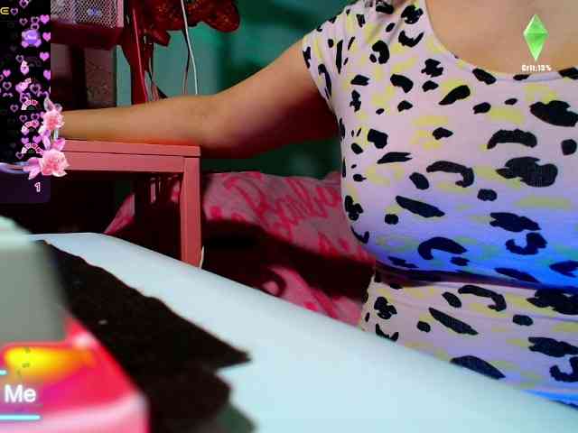 GODDESSKIKIDOLL webcam