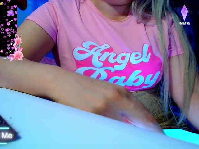 GODDESSKIKIDOLL webcam